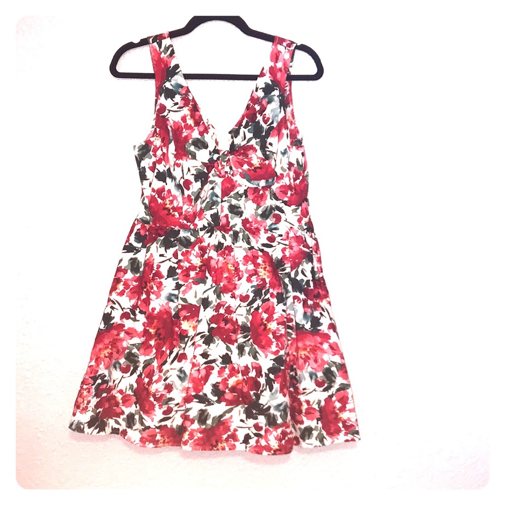 🌸 Floral Dress